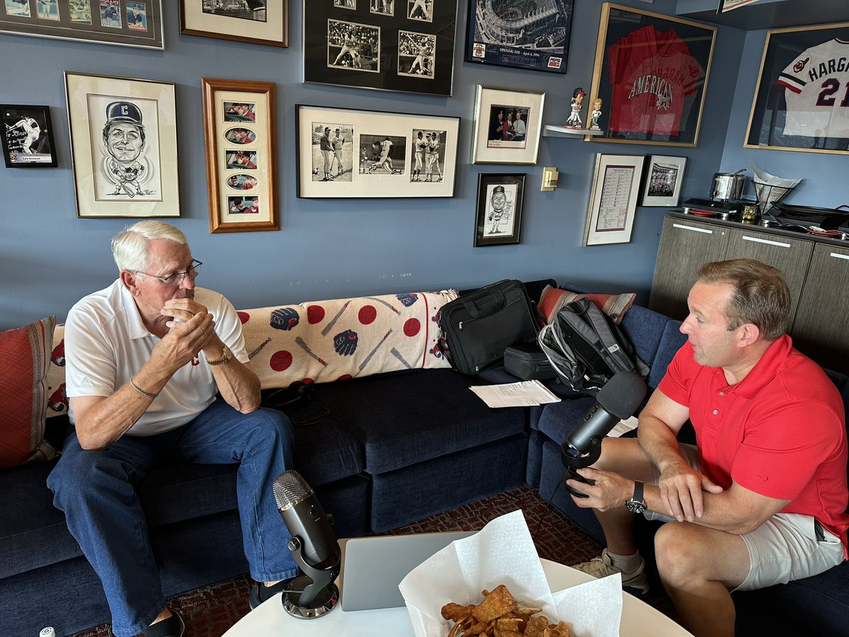 SabolBrothers's tweet photo. 🚨New Pod🚨 

Former Indians Manager/Player Mike Hargrove joins the #SabolBros pod!

⚾️10 Cent🍺Night
⚾️90s Indians
⚾️Albert Belle Stories 
⚾️Blockbuster Tribe Trade that fell through👀
⚾️#Gaurdians Outlook &amp; more!
#Fortheland 

🍎https://t.co/5DX2uKFW7H
🟢https://t.co/xJXD0Cz5nl https://t.co/8Nv8yt4sCf