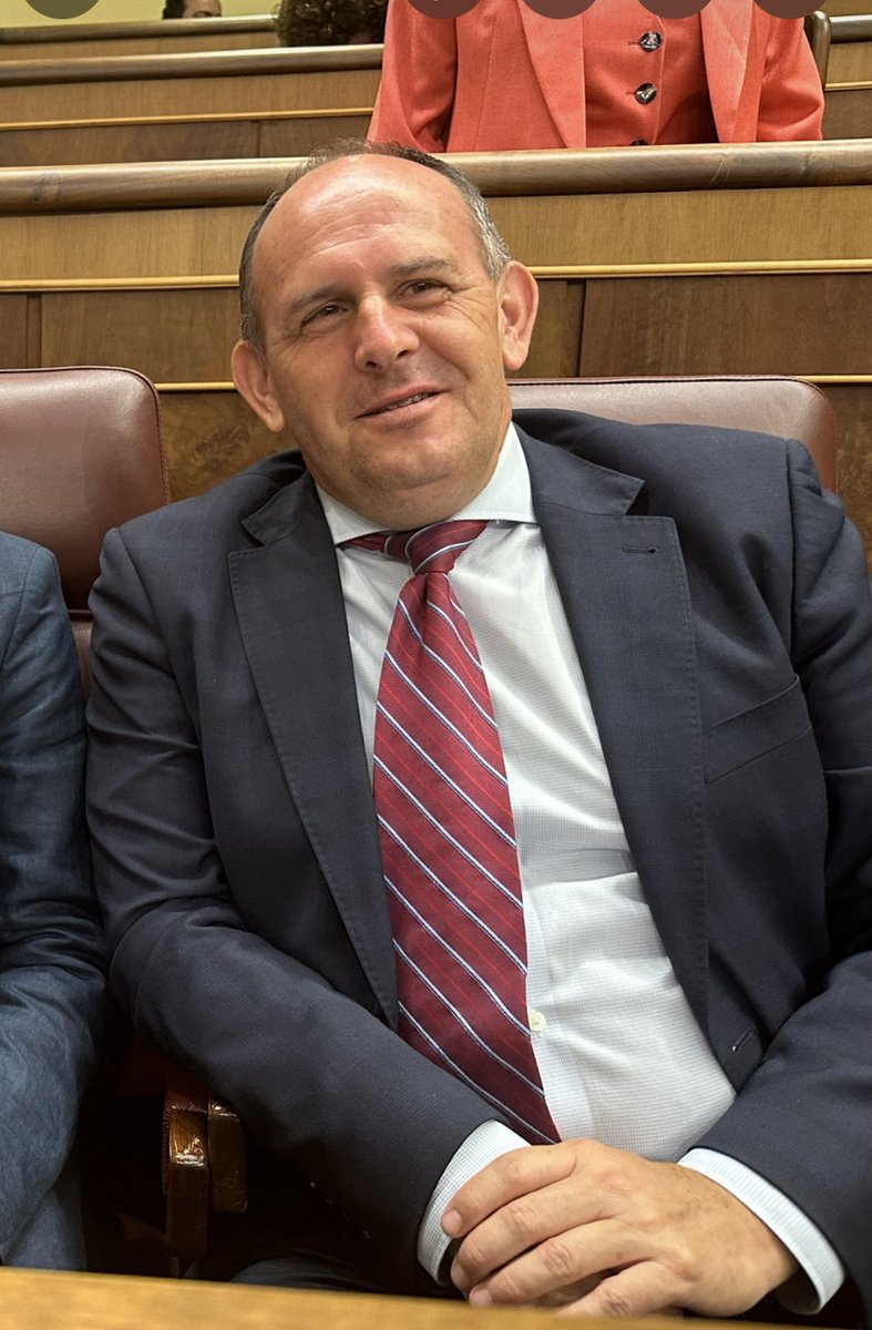JLAceves's tweet photo. Ya está constituido el @congreso 

@F_Armengol es la nueva presidenta 

Mayoría progresista en la Mesa 

La derecha dividida y #Feijoo desencajado 

Prometí el acatamiento constitucional, es un honor representar a los segovianos/as https://t.co/AP8sEDhxxU