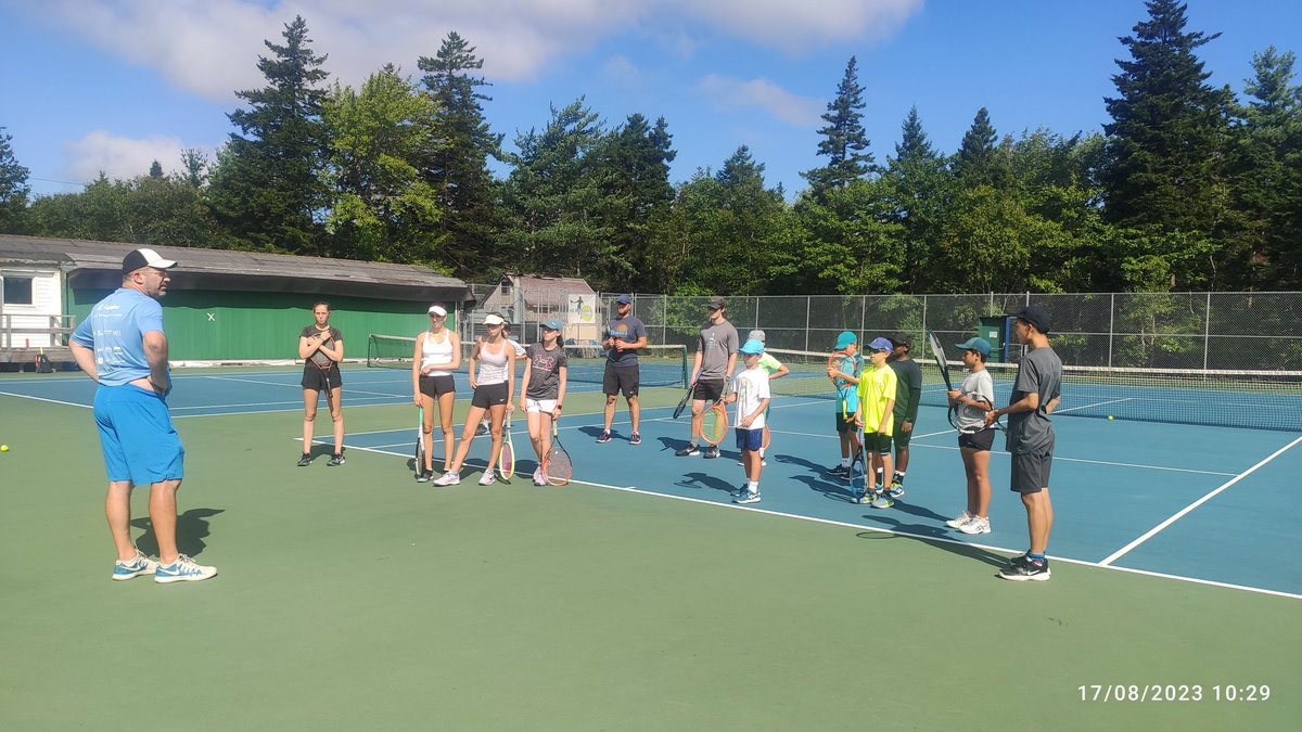 boscoffernandes's tweet photo. Looking forward to another great day of #JuniorTennisDevelopment @HEADStartTennis #Halifax with @JamieDPower @bigteddykgb #CoachKevin #CoachMark . Loving it. Let's do this 💪💪 https://t.co/nHdSs5l17V