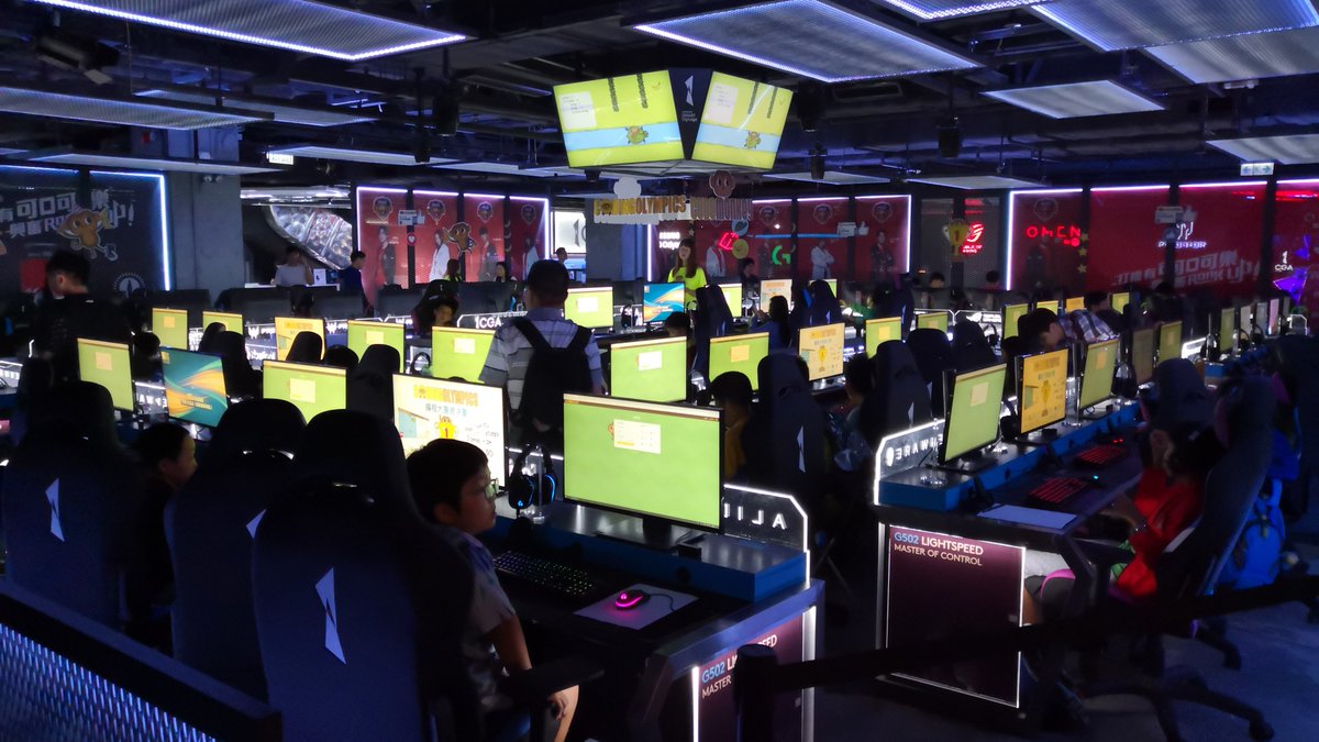 CodeMonkeySTU's tweet photo. #ThrowbackThursday 

Taking a look back at when Hong Kong hosted its first CodeMonkey Coding 🏆Olympics!  

You can read more about it > https://t.co/TVfxqi3WKp

#HongKong #HongKongCodes #CodingforKids #CodingOlympics #programmingforkids #codinggamesforkids https://t.co/AgKxddU57d