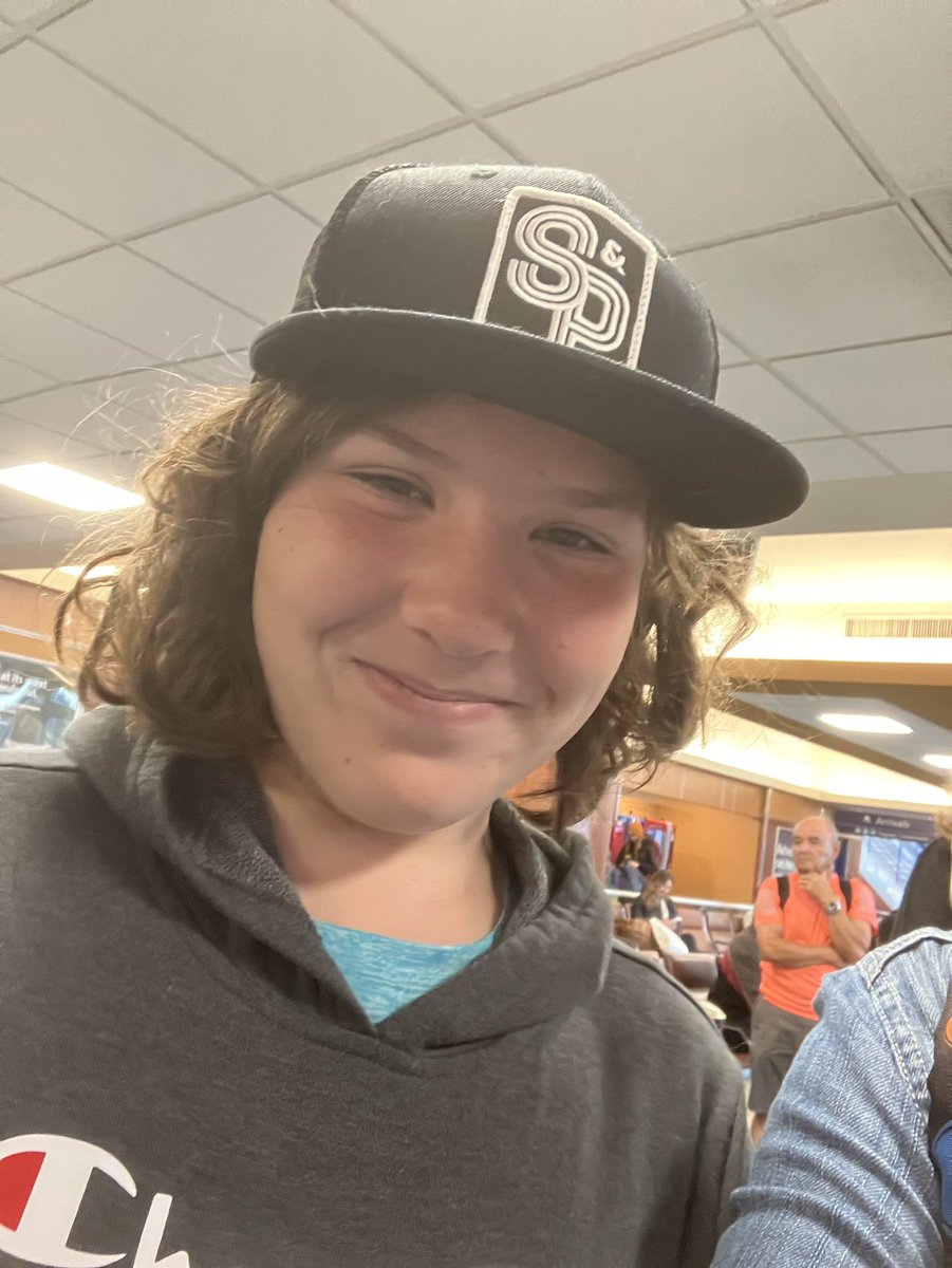 deedee4ever's tweet photo. She is off  the Island to Vancouver for the day - Kiddo says "hockey talk" will have to keep an eye out for her and her hat. @sekeresandprice https://t.co/UvFMRaoZ8P