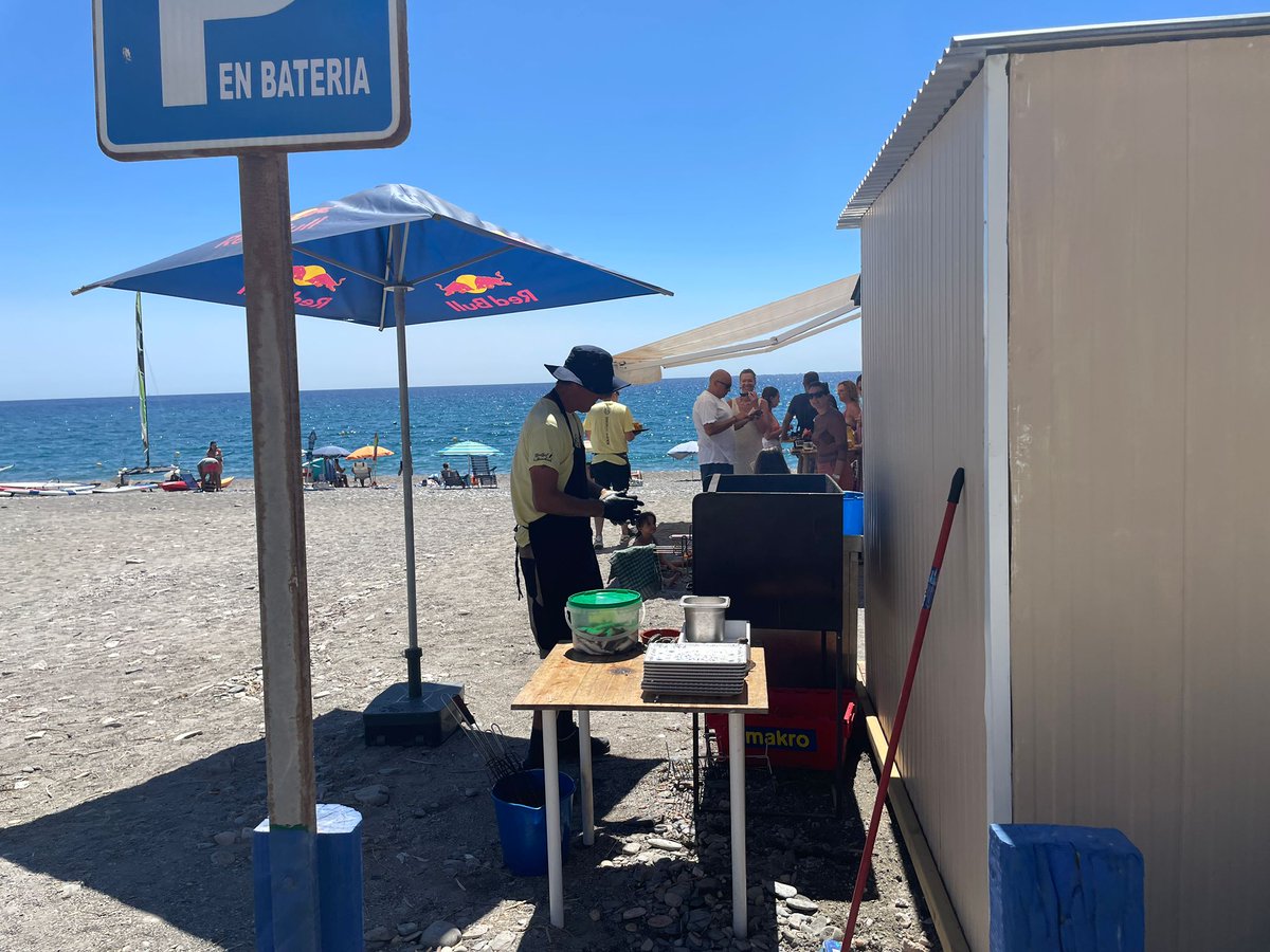 Alejandro (@alexmacastro) on Twitter photo Playa Mango, en La Herradura. Este es el respeto nulo hacia los demás. Ahumado con olores a sardinas a los edificios cercanos. Esperemos que el <a href="/AlmunecarAyto/">Almuñécar-Herradura</a> actúe. ¿No estaba ya resuelto el problema con sistemas de extracción de humos y filtrado ?. <a href="/ecologistas/">Ecologistas en Acción</a> Playa Mango, en La Herradura. Este es el respeto nulo hacia los demás. Ahumado con olores a sardinas a los edificios cercanos. Esperemos que el <a href="/AlmunecarAyto/">Almuñécar-Herradura</a> actúe. ¿No estaba ya resuelto el problema con sistemas de extracción de humos y filtrado ?. <a href="/ecologistas/">Ecologistas en Acción</a>