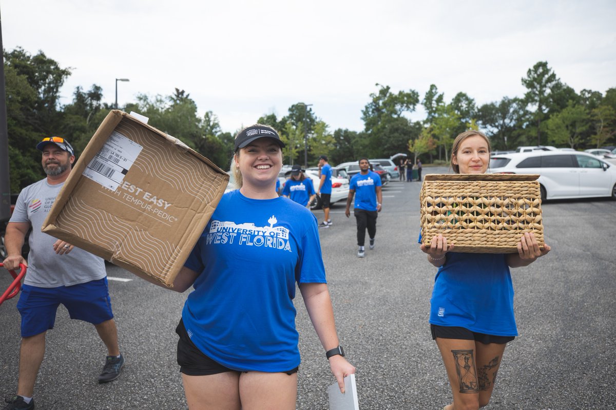 UWF's tweet photo. Happy move-in day #Argos!🏠💙 

#UWF | #GoArgos https://t.co/a7rVnCr1Gq