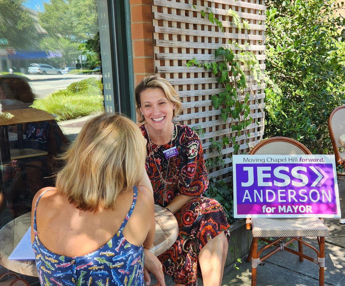 JessOnCHTC's tweet photo. Loved fielding questions from residents in @SouthernVillage this week. What a fantastic place. They understand our #completecommunity vision because they live it every day! @chapelhillgov @jen_keesmaat @LaVitaDolceSV #experiencematters #movingchapelhillforward https://t.co/NEG6F5fsnG
