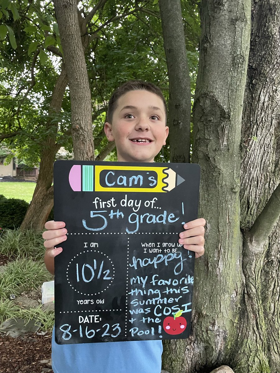 loribethkratzer's tweet photo. Successful first day of school!! Ready to do big things this year!! 📚✏️🚌#itsworthit https://t.co/BPBJ3SbmZk