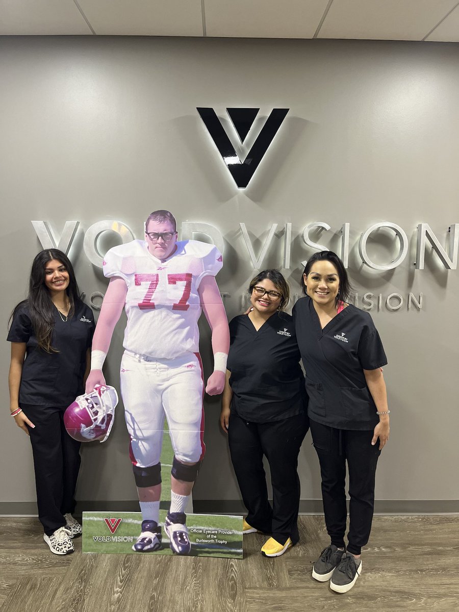 BurlsworthTrust's tweet image. @VoldVision is the Official Eyecare Provider for the Burlsworth Trophy. 🏆 You will find a life-size cutout of Brandon in each Vold Vision office! Snap a picture when you're visiting, and make sure to tag us! #YourSightIsOurVision #TheBurlsWay