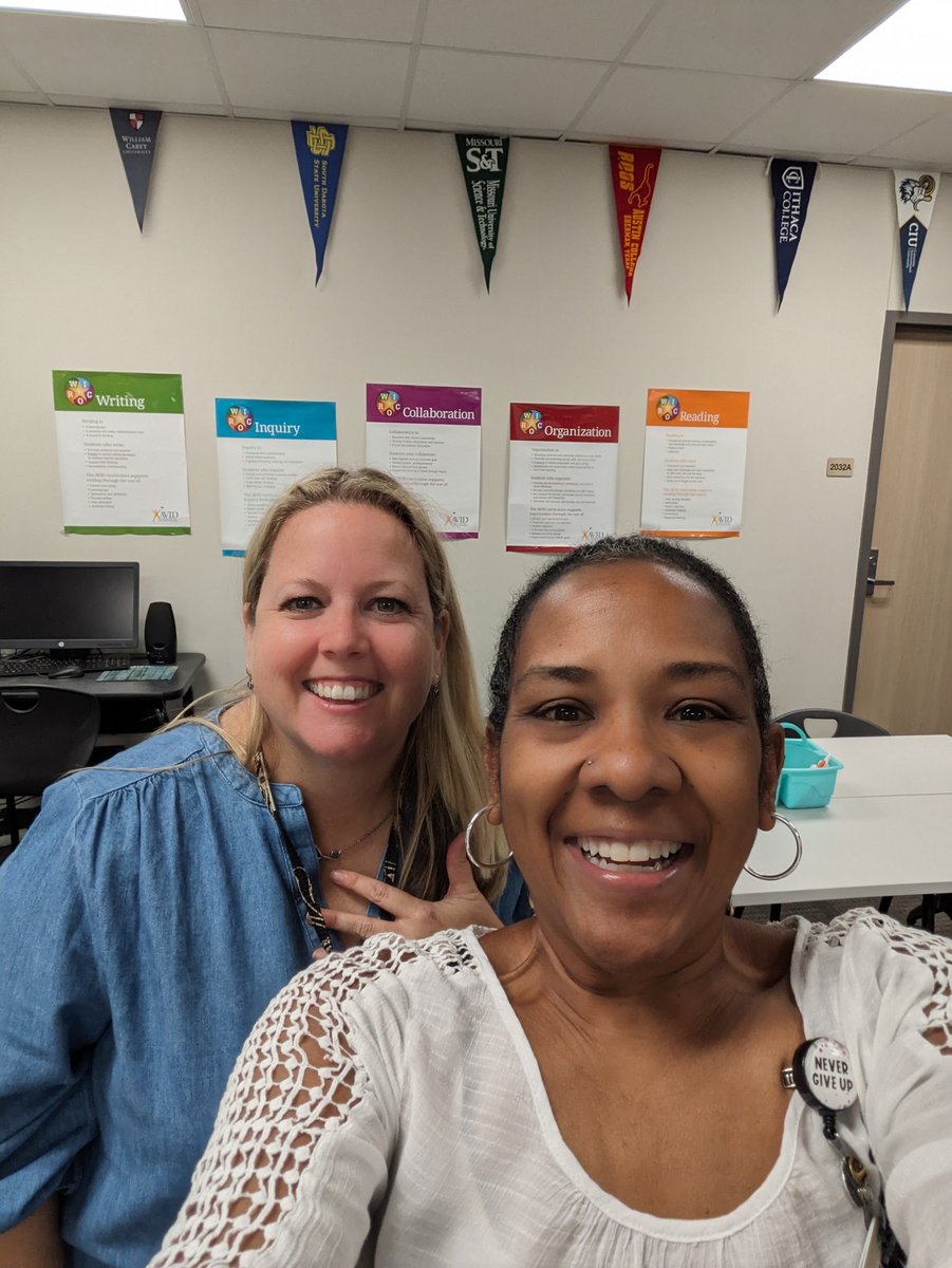 TamiDudo's tweet photo. It's a good day to have a good 2nd day of school! @PecanTrail @AVID4College #SuccessCSISD #avid4possibilities @CSISD @CSISD_AVID https://t.co/nwYXzFFn7I