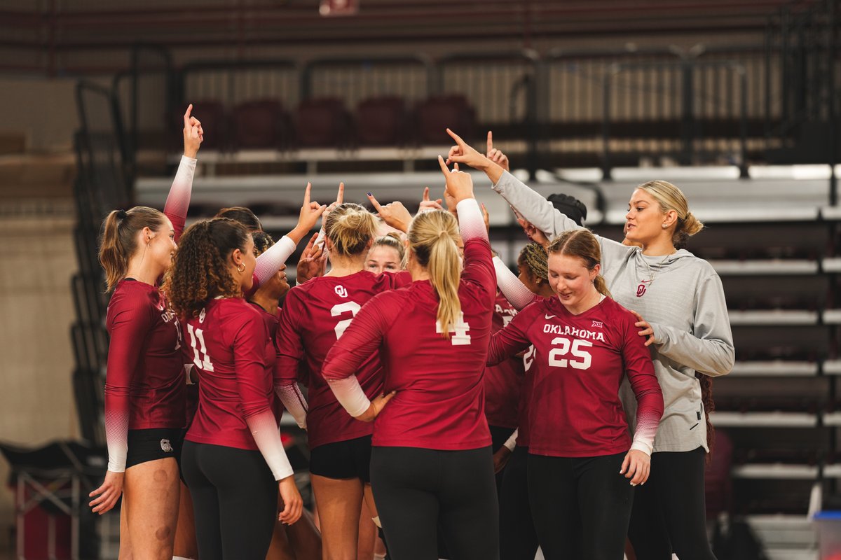 OU_Volleyball's tweet image. Here we go ... it's 𝐌𝐚𝐭𝐜𝐡 𝐃𝐚𝐲 😤

🆚 Wichita State (EXH) 
📆 Thursday, Aug. 17 
🕓 4 PM
📍 Wichita, Kan.  
💻 ESPN+ | bit.ly/3OZkNDs
📊 bit.ly/3qsmEYh