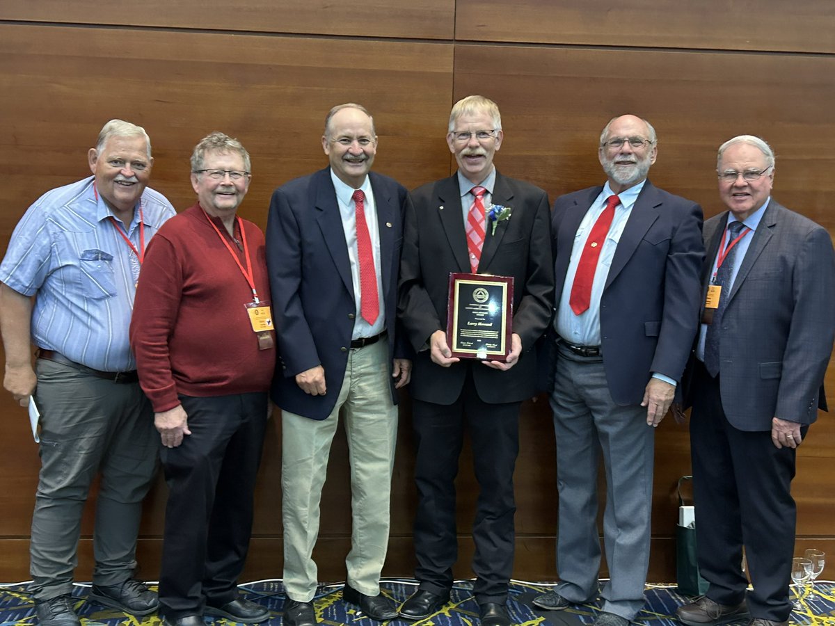 Pryor_Knowledge's tweet photo. Last night in Des Moines Iowa Larry Howard Cuming County was inducted into our National Association’s Hall of Fame. I think he is only the 6th county agent in Nebraska with this very high Honor. Way to go @LarryHowardUNL 
#NeExt #4-H #GBR https://t.co/YkWL7jcfOG