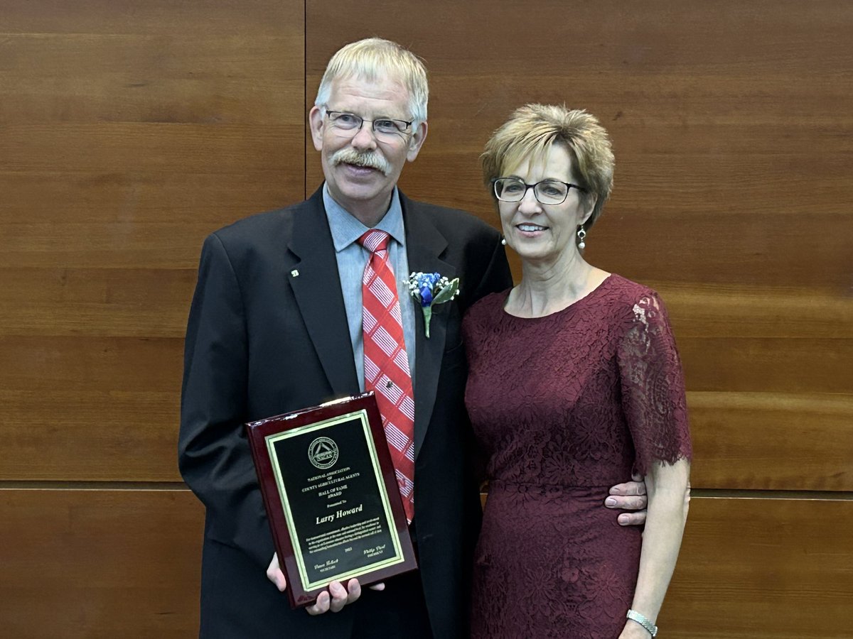 Pryor_Knowledge's tweet photo. Last night in Des Moines Iowa Larry Howard Cuming County was inducted into our National Association’s Hall of Fame. I think he is only the 6th county agent in Nebraska with this very high Honor. Way to go @LarryHowardUNL 
#NeExt #4-H #GBR https://t.co/YkWL7jcfOG