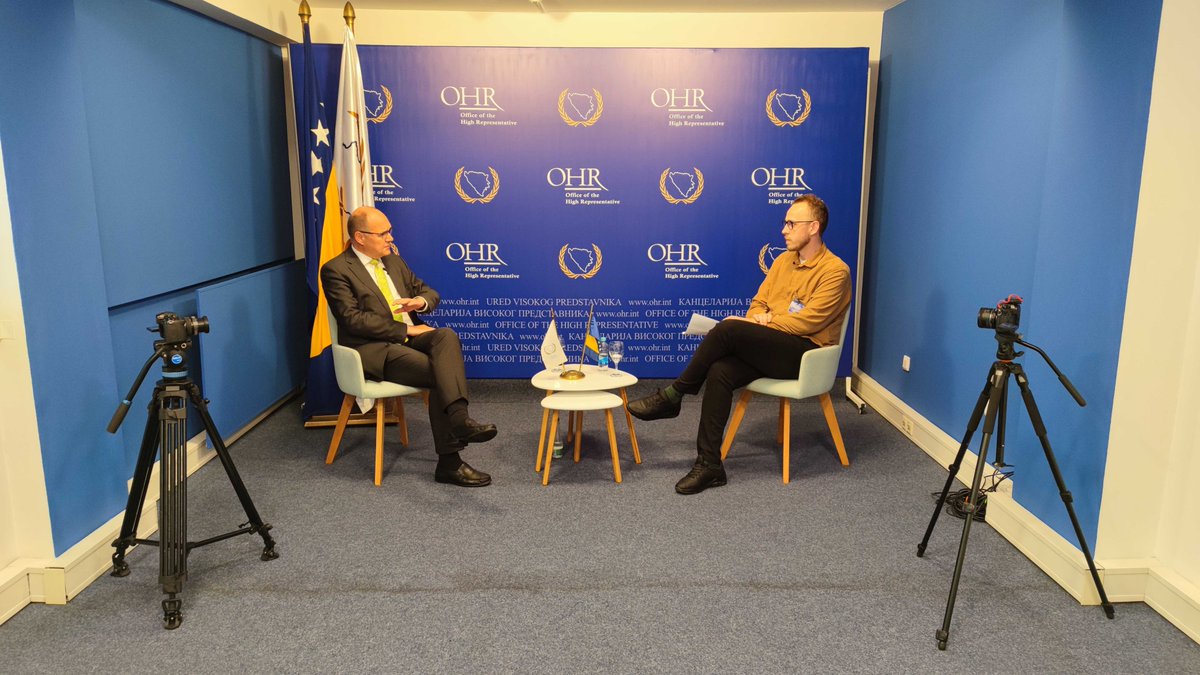 BalkanInsight's tweet photo. 💬 “I am not a diplomat; I am a politician,” Christian Schmidt, former cabinet minister and #Bundestag lawmaker told us in his Sarajevo office at @OHR_BiH

” I have to be sometimes very outspoken in my decisions.”

Our interview with #Bosnia's overseer 👇
https://t.co/swZa007pKH https://t.co/v3YRQgeBhr