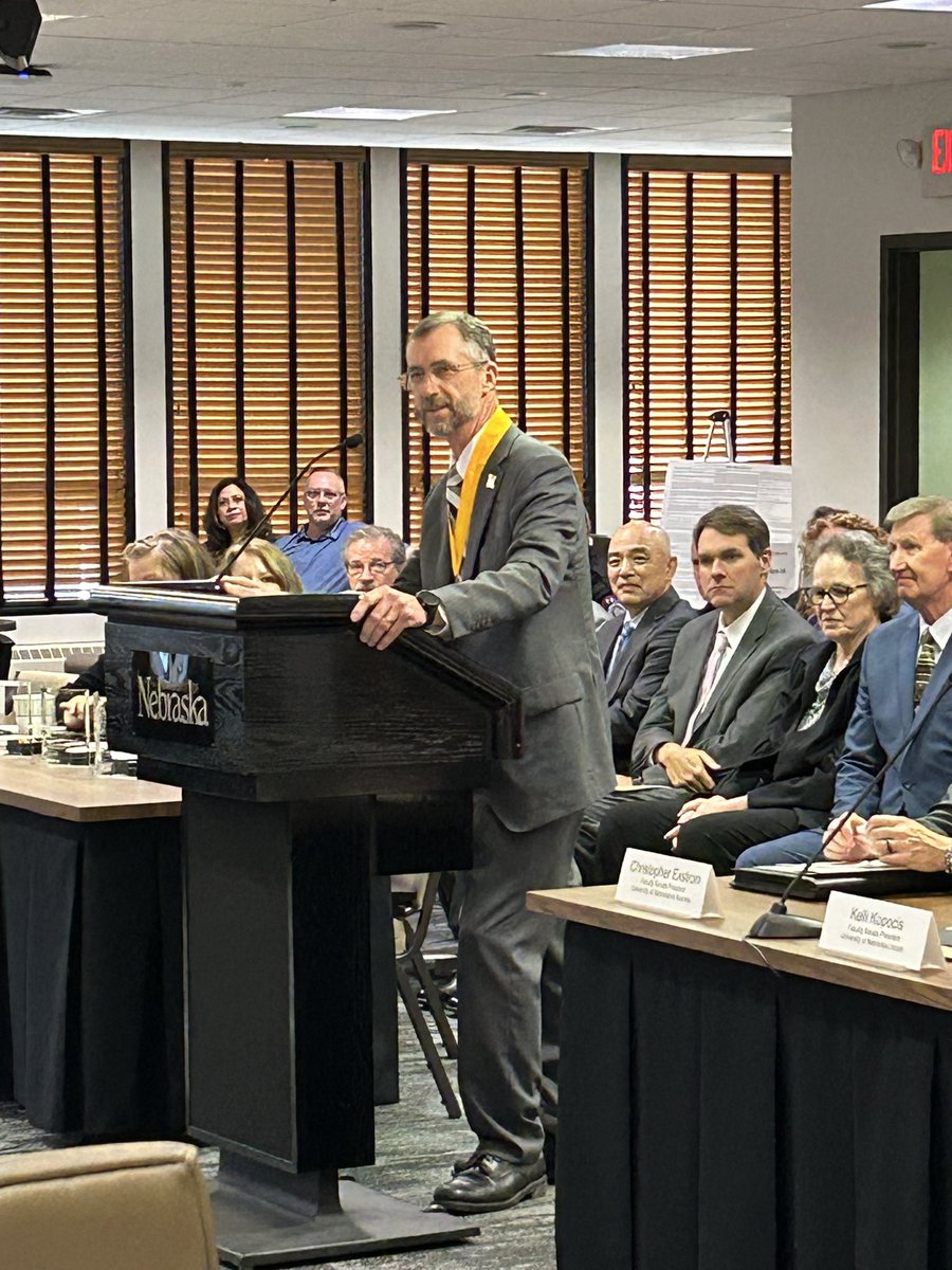 Kudos to Prof. @RBevins on winning the <a href="/u_nebraska/">University of Nebraska System</a> Outstanding Research &amp; Creativity Award. GBR!