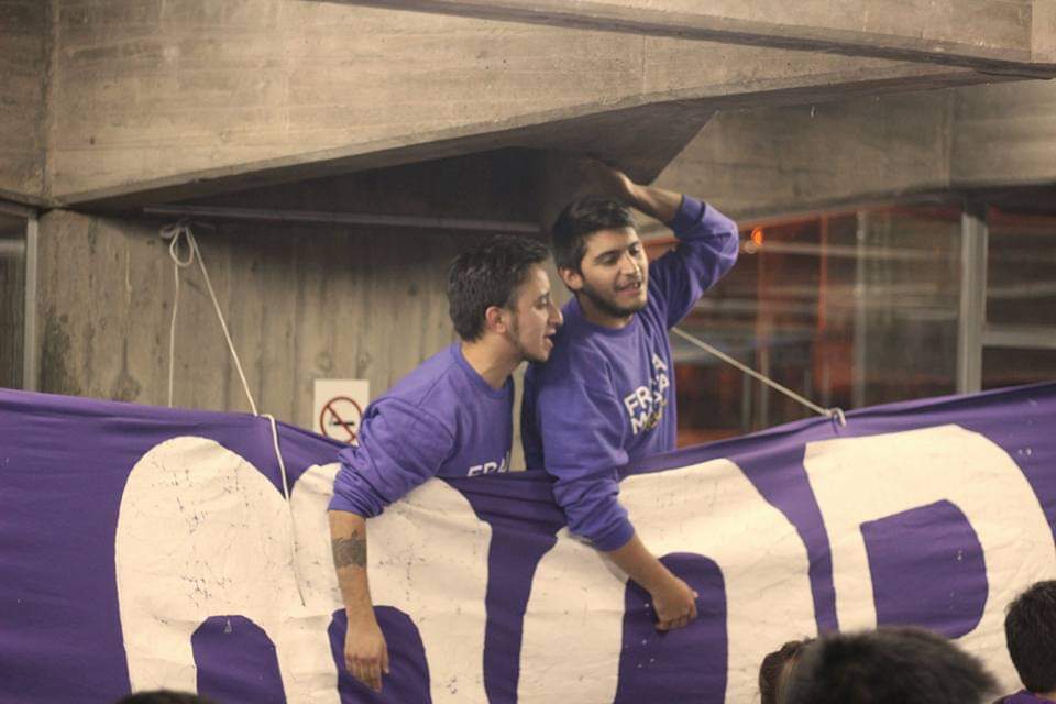 bichisua94's tweet photo. @MatiEze95 feliz día a mi Correligionario.
Siempre de esta vereda @UCRNacional
El heredero de #Balbin #FranjaMorada @franjanacional https://t.co/ufCeYlnSWK