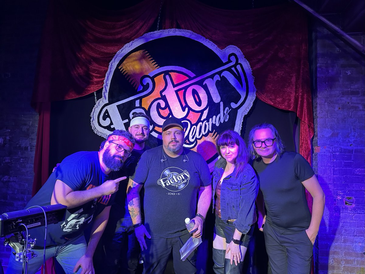 Last night we played a show at Factory Records in New Jersey with <a href="/themotionepic/">The Motion Epic</a> and tonight we do it again in NYC with @bunnyxmusic and Push! 
7pm sharp at <a href="/ArlenesGrocery/">Arlene's Grocery</a>!
arlenesgrocerynyc.com/upcoming-events