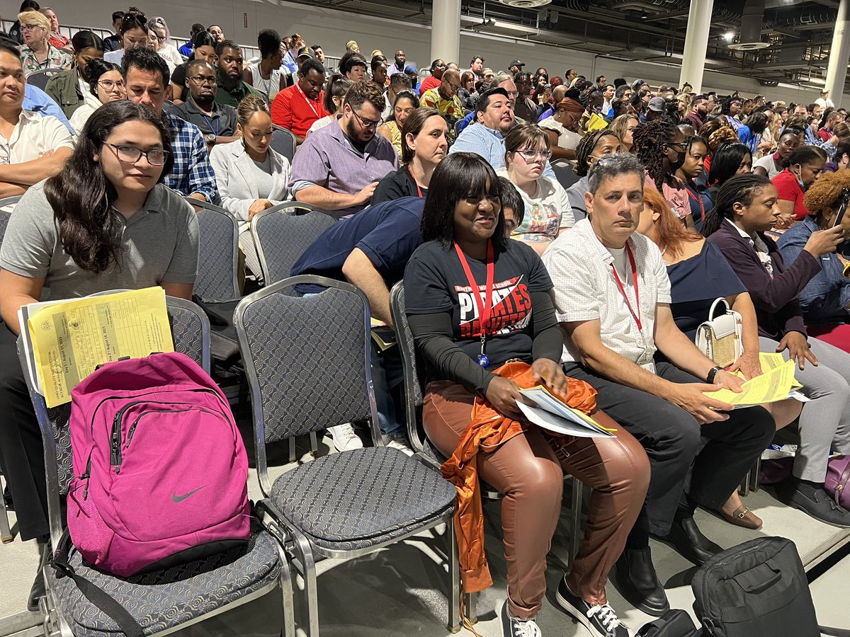 We are here at NRG Ready for HISD High Quality Instruction! @TeamHISD <a href="/hartman_ms/">Charles Hartman MS</a> @HISD_ElemSci 
Love my New Team!