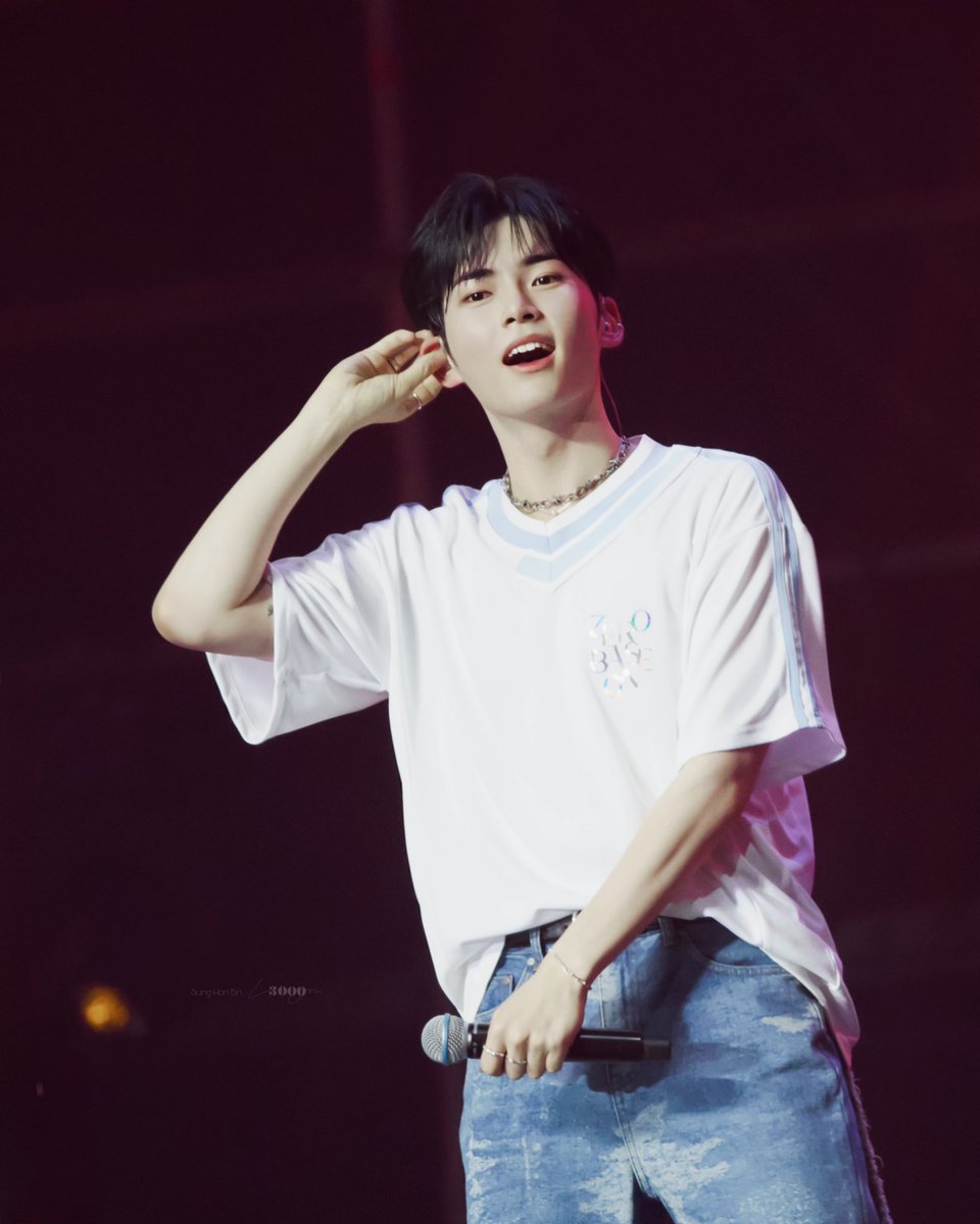 3000_shb's tweet photo. 20230815 ZEROBASEONE FAN-CON

휴..너무 잘생겼짜나😚

#SUNGHANBIN #성한빈
#ZEROBASEONE #ZB1 #제로베이스원 https://t.co/tCYnNt205Z