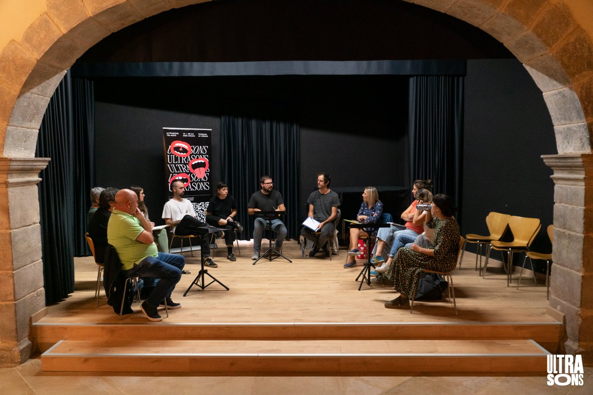 ULTRASONSalcora's tweet photo. Les fotos d'#ULTRASONS22 / Hot Talk Club. Espai de suport cultural 2022:
>Perifèries geogràfiques i culturals 2.0<
(29.10.2022 - Saló Gòtic)
.
#MúsiquesEnVibració #HotTalkClub #SuportCultural #perifèries #geogràfiques #culturals #reflexió #cultura #13aedició #SalóGòtic #lalcora https://t.co/kziHRdp3Tj