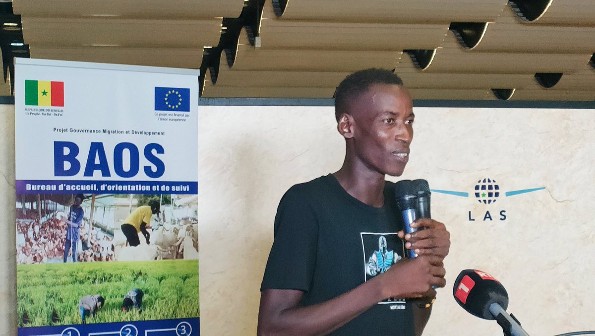 UEauSenegal's tweet image. "Maintenant c'est ici! " 
Après 6 ans au Maroc en tant que migrant illégal, Bassirou Seck Dioum a été aidé par l'équipe du BAOS à rentrer au Sénégal en toute sécurité et à lancer son activité 🚕
Réussir au 🇸🇳, c'est possible! 
Renseignez-vous 👉 bitly.ws/Sfqc
#tekkifii