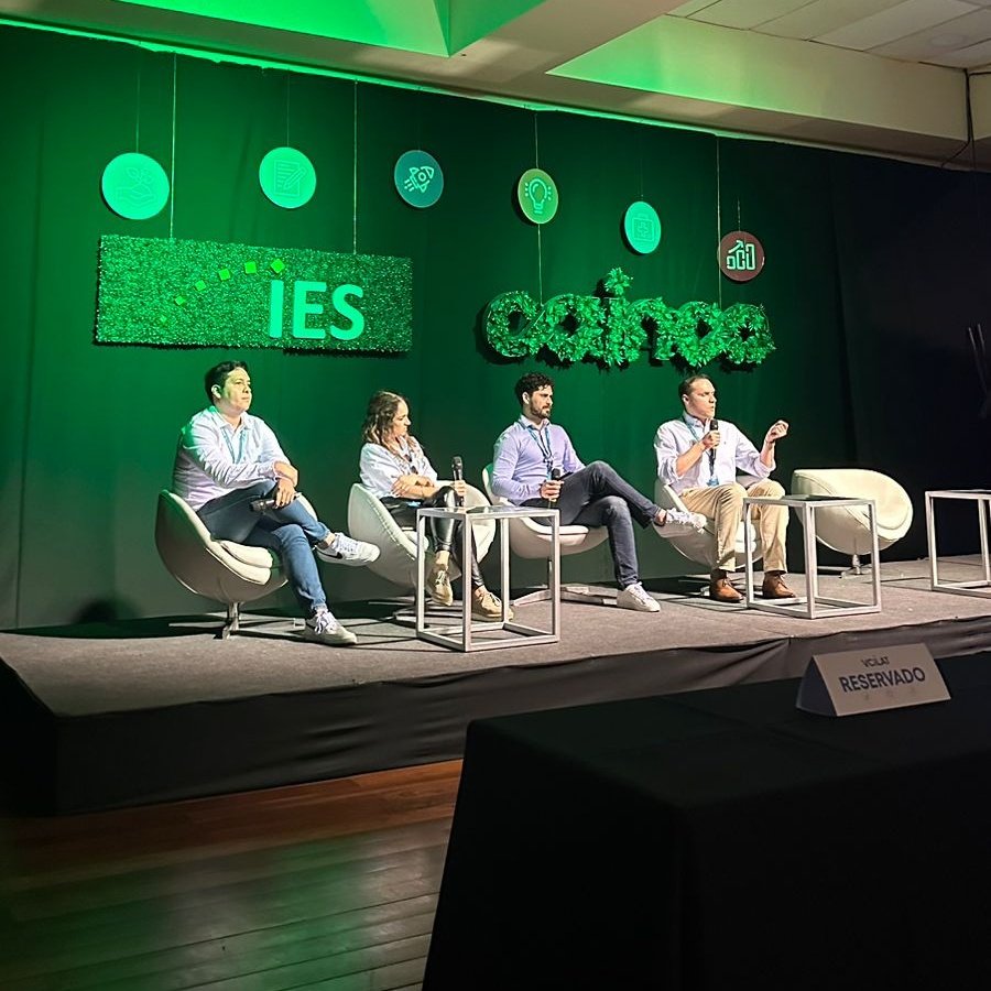 CAINCOBOLIVIA's tweet image. “Panorama del Ecosistema en Bolivia” que tuvo la participación de:
Ariel Revollo – CEO &amp;amp; Co-Founder de Mobi
Jazmín Gustale Gill – Managing Partner de iThink VC.
Andrés Estensoro – CEO &amp;amp; Co-Founder de EnviosPet y
Alvaro Villarroel – Managing Partner de Escalatec
#VCILAT2023