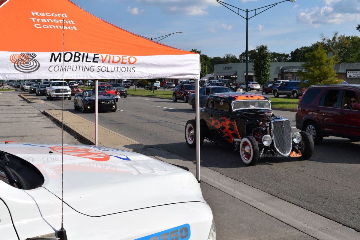 MobileVideo_'s tweet photo. Live Stream Woodward Dream Cruise - Sat. 8/19/2023 at 12PM EST.  
Watch one of the largest moving antique and specialty car shows in the world.  https://t.co/j7Hj8UiFjq
  #fleetmanagers #towtruckdrivers https://t.co/cLcHYpZVRu