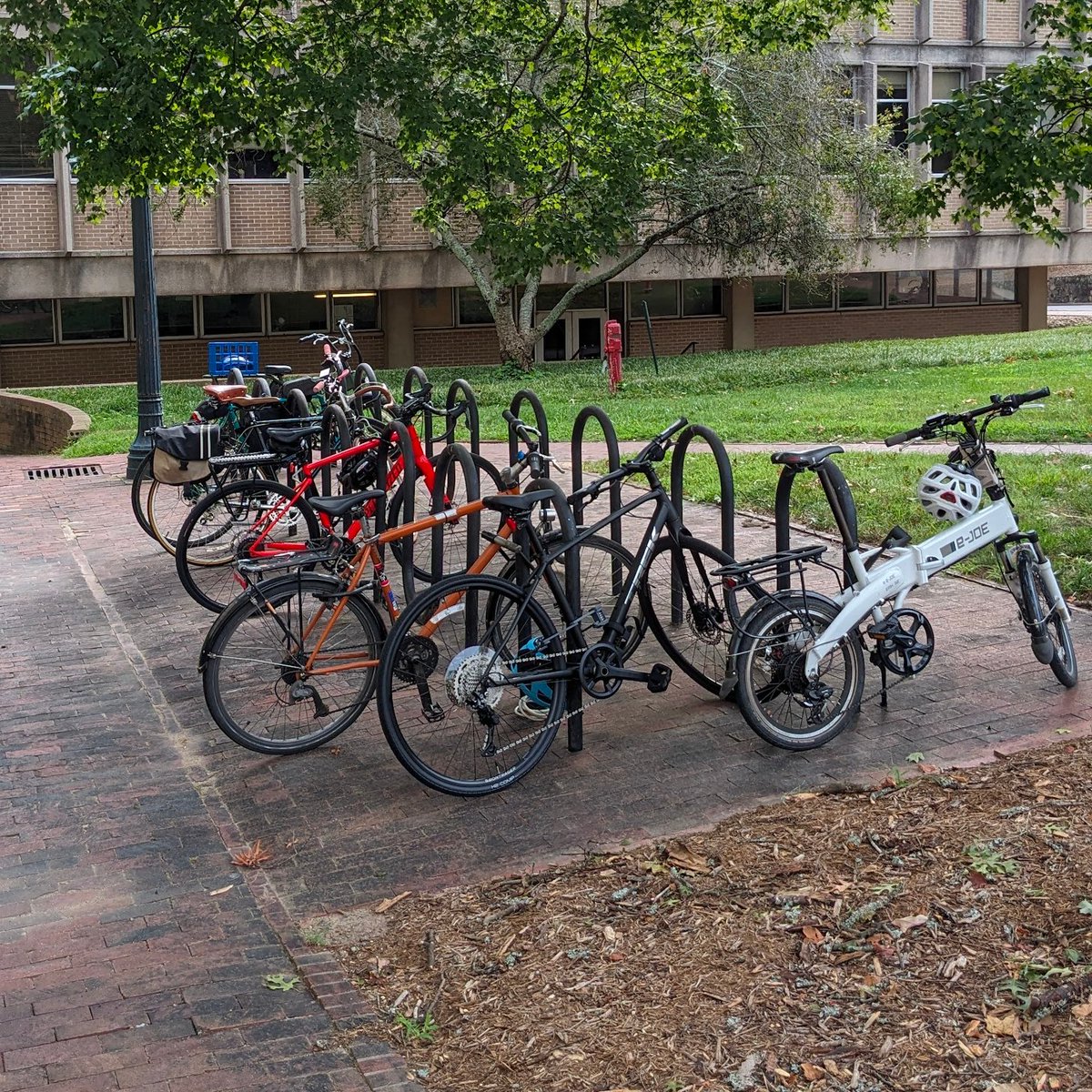 Super excited to have students and faculty back in New East for <a href="/DCRPcarolina/">Carolina Planning</a> orientation. It's going to be a great year!