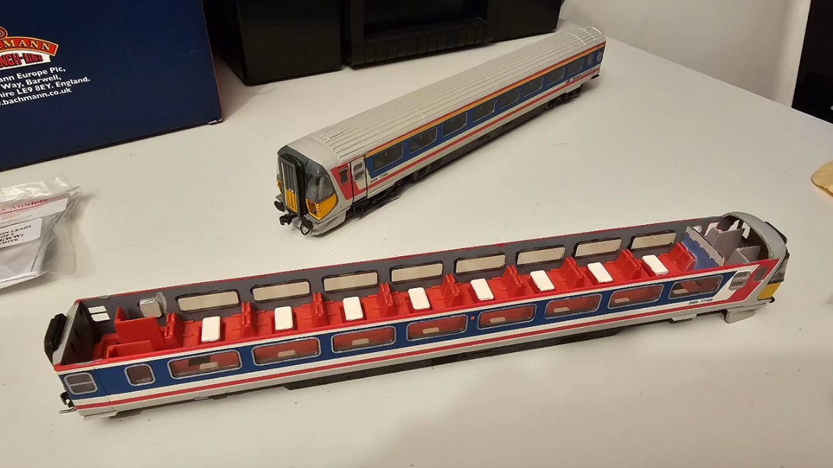 PdannyH's tweet image. WhatsOnTheWorkbench - #Class442 DTS finally getting its long overdue upgrade. Removed the Hurst Cab, replaced the bogies, stripped off the roof inaccuracies, removed HST interior &amp;amp; changed the corridor connection to give it that more rubbery look. #TMRGUK #VariousMultipleUnits