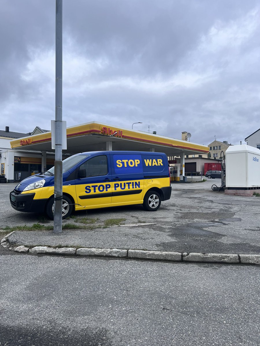 KSteigen's tweet image. Mye bra folk i Kirkenes, det må vi huske.