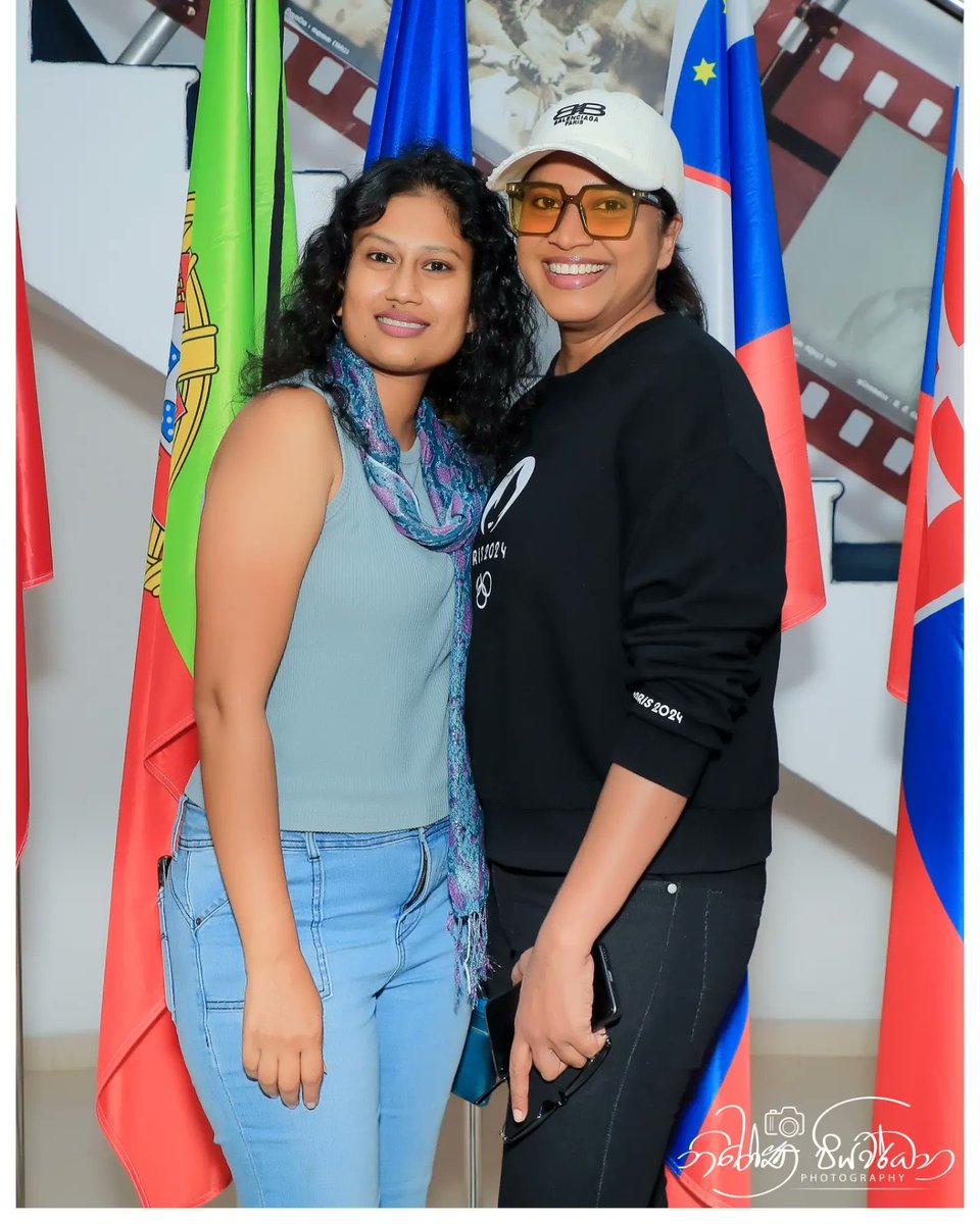 ThanujaJay's tweet photo. 14 වන යුරෝපා සිනමා උළෙල ඊයේ කොළඹ තරංගනී සිනමාශාලාවේදී ආරම්භ වුනේ ජාත්‍යන්තර ඇගයීමට ලක් වූ රංගන ශිල්පිනියක් සහ තිර රචිකාවියක් වන නිම්මි හරස්ගම මහත්මියගේ සහභාගිත්වයෙන්.

අගෝස්තු 21දා දක්වා සම්මානිත සිනමා නිර්මාණ 10ක් තරංගනී සිනමා ශාලාවේදී සවස 3:30ට සහ 6:30ට තිරගත වෙනව https://t.co/xyXXfPSWGG