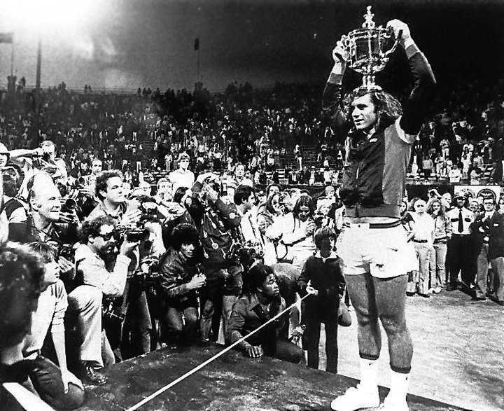 santinimaxi's tweet image. #LeyendasArgentinas | Hoy cumple 70 años Guillermo #Vilas. La mejor raqueta de nuestro país dejó un legado que perdudará por siempre en el tenis nacional. 1977 fue su gran año, y pese a que oficialmente no logró el reconocimiento, su récord y los títulos lo posicionan como el #1