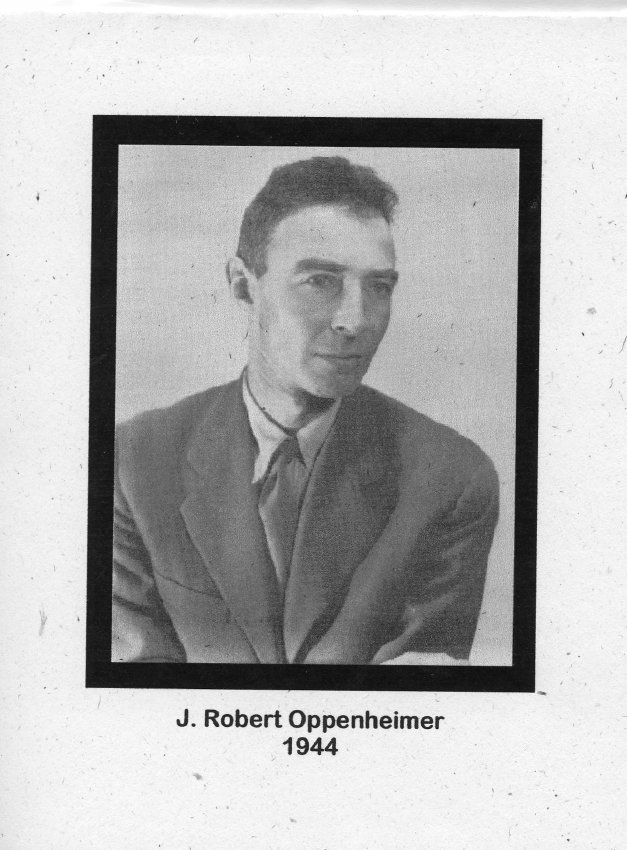 #reflectingonhistory
On this day, August 17, 1945, J. Robert Oppenheimer warns Secretary of War Henry Stimson that Atomic weapons would improve qualitatively and quantitatively over coming years. See the timeline at: loom.ly/p--zEmc
#reflectingonhistory #nuclearmuseum