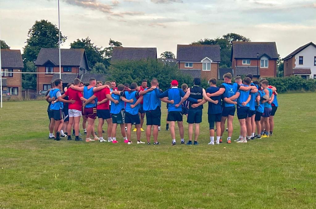 𝗧𝗿𝗮𝗶𝗻𝗶𝗻𝗴 𝗨𝗽𝗱𝗮𝘁𝗲 ‼️

There is no training this evening at HQ - it will take place tomorrow evening from 18.30 

This will then be followed by a players meal, player registration and a talk on mental health post training. 

Bar will be open and food is £5pp. 🍻🍜
