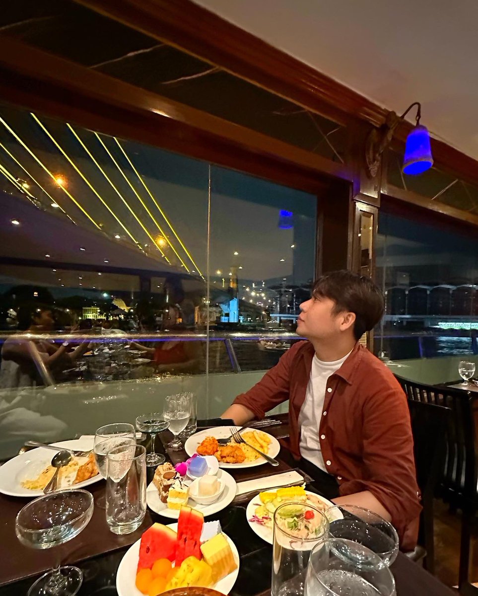 RNSTJAY's tweet photo. It’s not the years that count, it’s the memories you make over these years.

Happy Birthday Self ✨🤍

📍Bangkok, Thailand 🇹🇭 https://t.co/F2F3mz4HVH