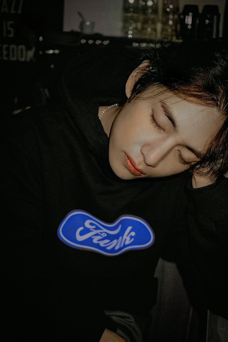 Reply with 1000 streaming screenshots of Love Me Again &amp; Rainy Days on spotify!