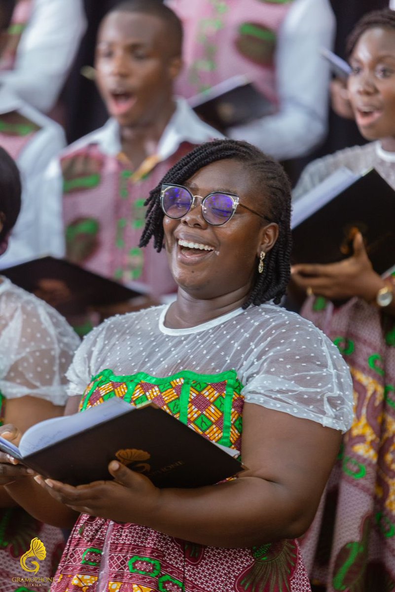 Making melody with your heart draws you closer to the throne of grace. 

Happy Thursday!!❤️ 

#gramophonechorus #gramophonegh #singing #tbt #lovesinging #joyoftheLord #music #smiles #laughter #choralmusicgh #roadtothe10th #family #happyThursday #welovewhatwedo #thursdaypost