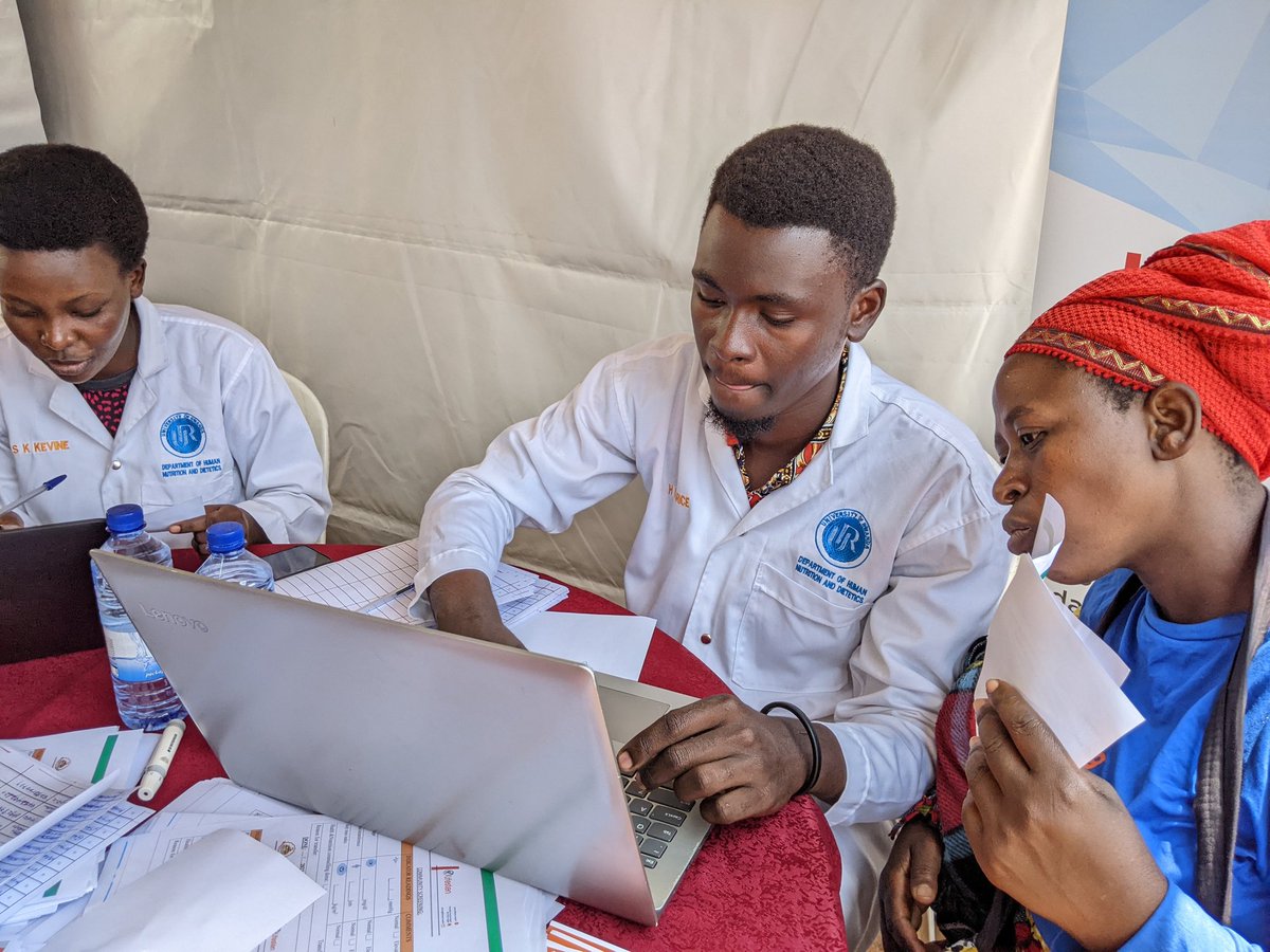 RNSA_Imirire's tweet photo. Today, @RNSA_Imirire in partnership with @lifesten_health have started NCDs management and prevention campaign at @kimironkosecto6 near the #Market. We are screening #Diabetes #Hypertension and #Obesity for free charge. We also deliver also Nutritional related counseling on NCDs. https://t.co/JXBarhdbWO