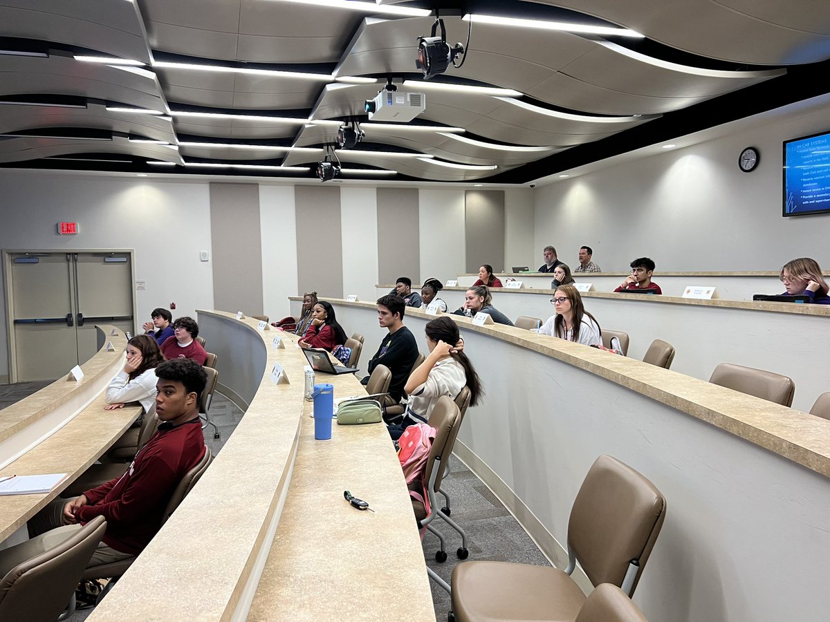 erinscpps's tweet image. So grateful for the amazing partnerships @SCPPS has with the @SCPSheriff. The Criminal Justice class facilitated by Capt. Whitney! Thank you to all team members for committing to providing this amazing opportunity for our students.