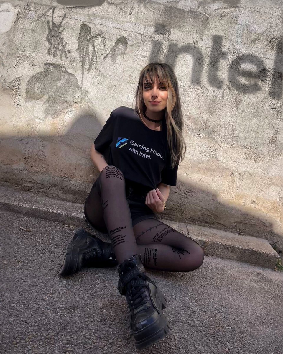 Je lance mon live sur <a href="/baldursgate3/">Baldur's Gate 3</a>

Pour  l'occasion on vous fait gagner 2 T-shirt &amp; 1 Sweat, RT &amp; Follow <a href="/IntelFrance/">Intel France</a> &amp; <a href="/LyeGaia/">LyeGaia</a> !

Merci intel 🤘

Twitch.tv/lyegaia