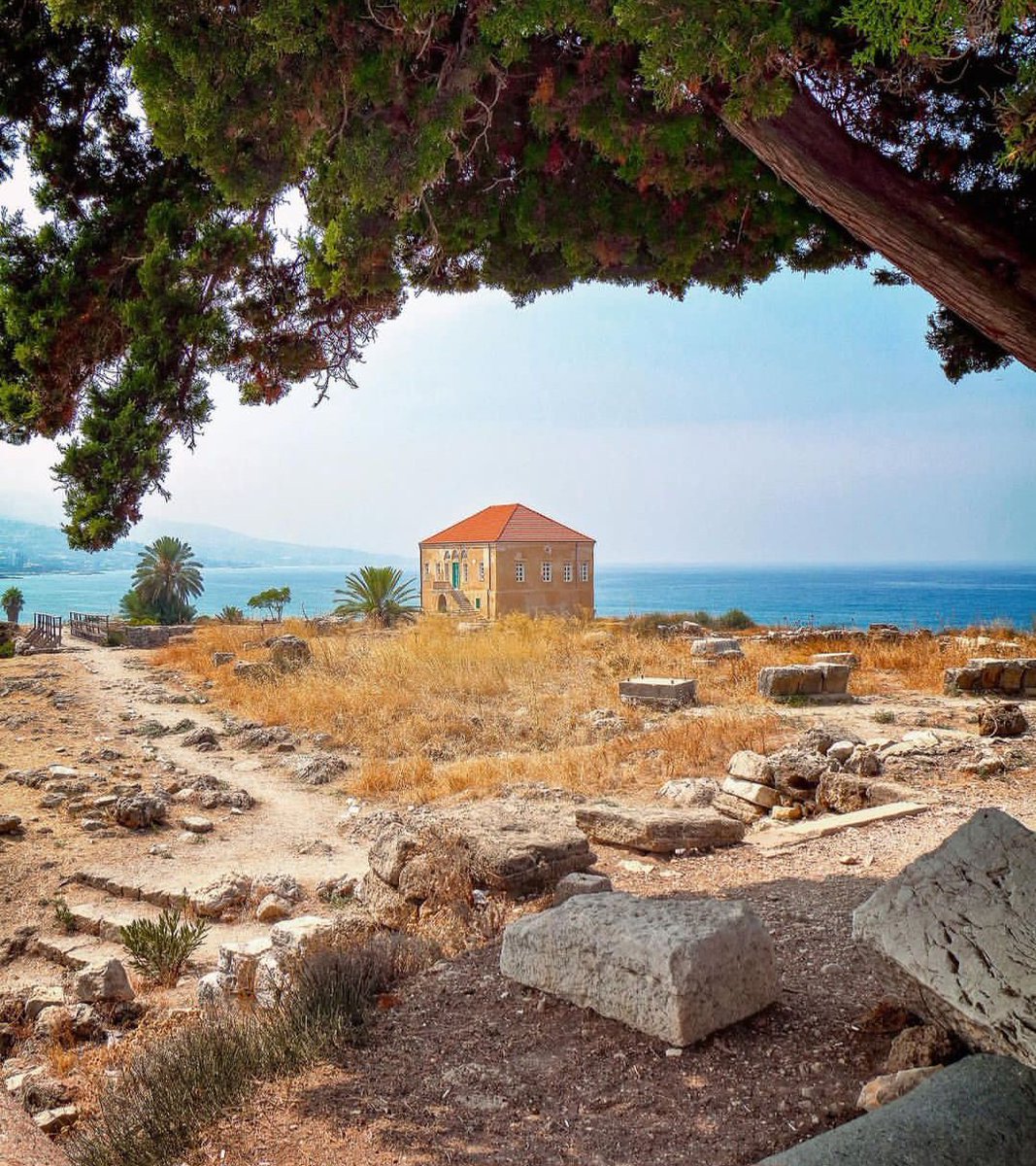 Byblos ( Jbeil) 🇱🇧
#oldplaces #oldruins #oldcity #ancient #ancienthistory #oldarchitecture  #heritagearchitecture #Mediterraneansea #oldhouse #Byblos #Lebanon #photooftheday #summer #August