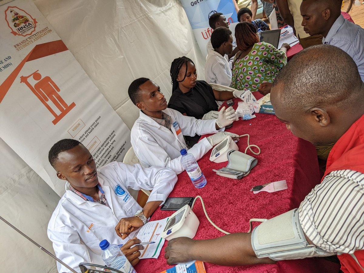 RNSA_Imirire's tweet photo. Today, @RNSA_Imirire in partnership with @lifesten_health have started NCDs management and prevention campaign at @kimironkosecto6 near the #Market. We are screening #Diabetes #Hypertension and #Obesity for free charge. We also deliver also Nutritional related counseling on NCDs. https://t.co/JXBarhdbWO