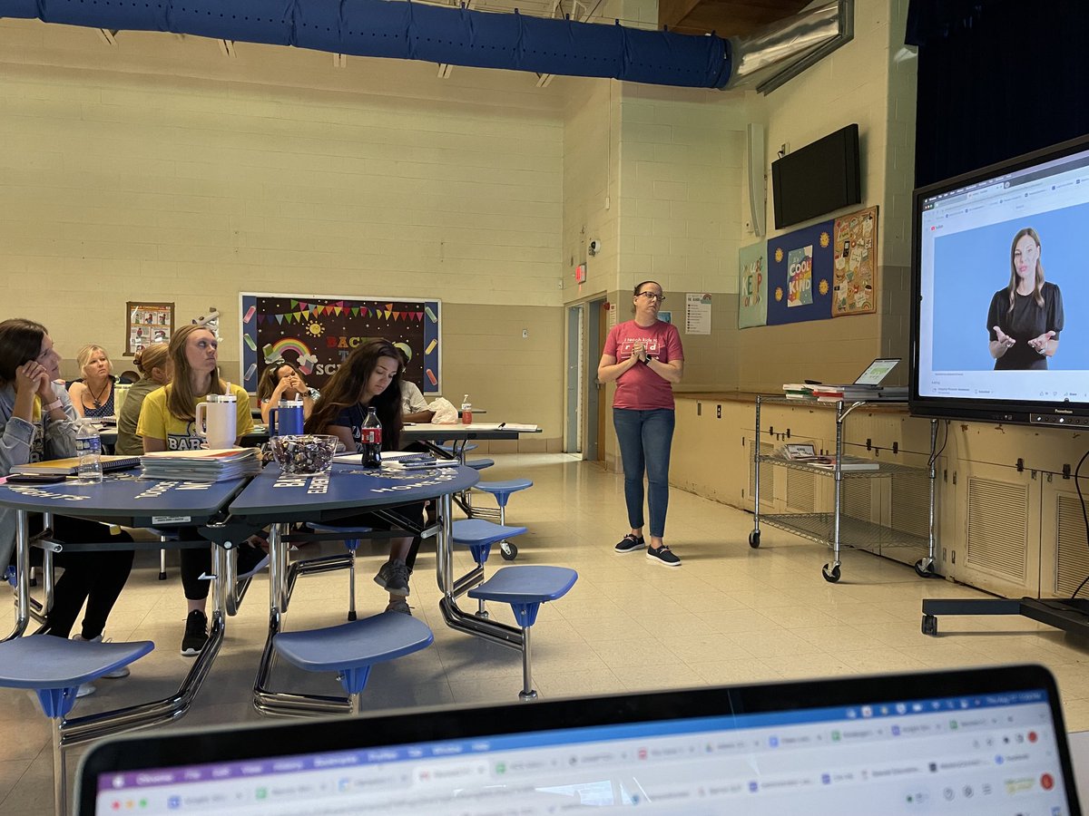 LWyattHCS's tweet image. Heggerty training at the Village  #BarronVillage