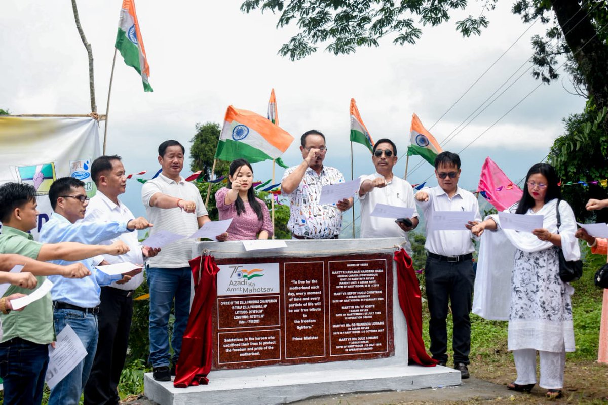 NMongku's tweet photo. Miri Maati Mera Desh, Desh Ko Naman Veeron ko Vandan, campaign event of Azadi ka Amrut Mahotsav, Depth of Youth Affairs Govt of AP selected 6 Youth from 6CD block Tirap @PemaKhanduBJP @NatungMama @OfGoap @SportsDept_GoAP @MyGovArunachal https://t.co/qM6LLTDwYC