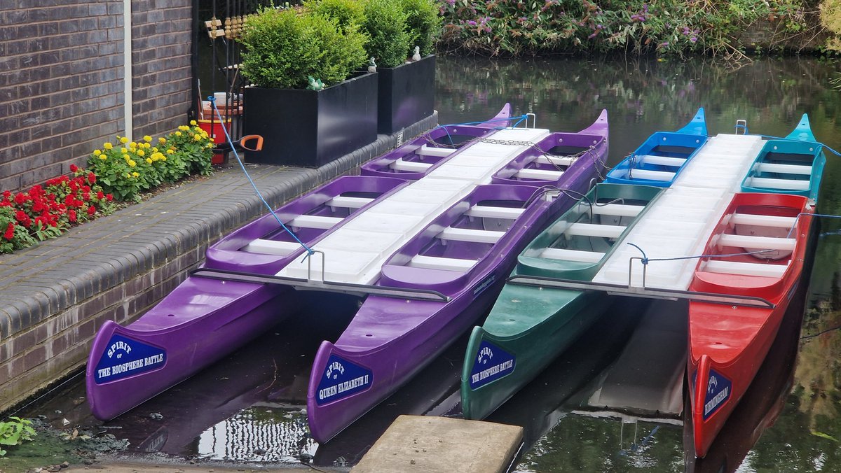 CRTWestMidlands's tweet photo. Community Development Manager @gavpass attended the launch of 2 new #bellboats at @PortLoop paddling hub managed by @SaheliHub at #IcknieldPortLoop
Great to the inventor himself
https://t.co/ByIhbWUynD
@bringitonbrum
@StreetGames
@StreetGamesMids
@fladburycc
@CanalRiverTrust https://t.co/u8pPHKzlov