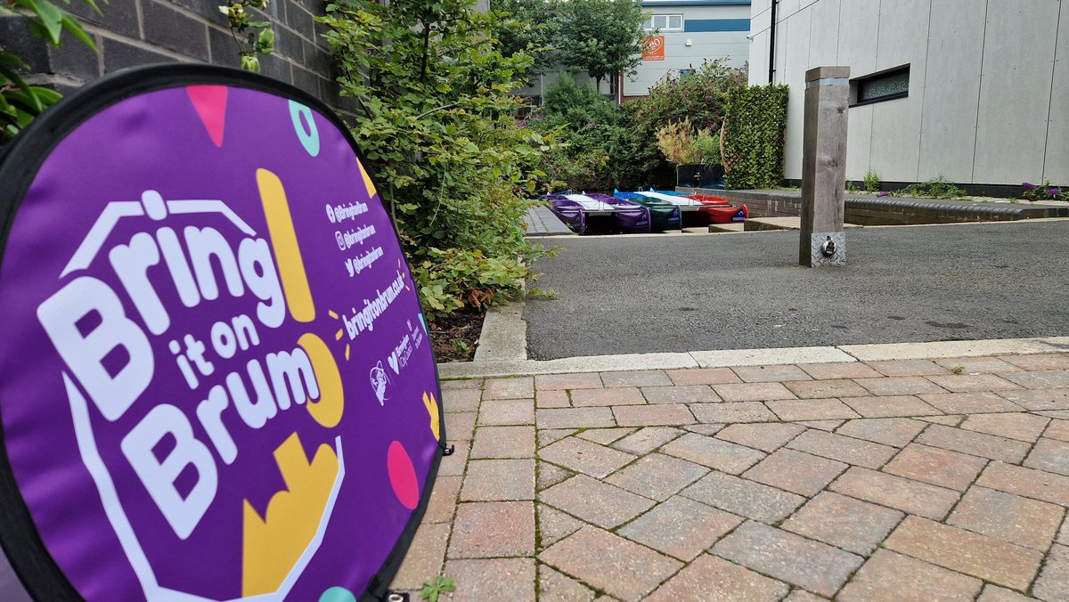 CRTWestMidlands's tweet photo. Community Development Manager @gavpass attended the launch of 2 new #bellboats at @PortLoop paddling hub managed by @SaheliHub at #IcknieldPortLoop
Great to the inventor himself
https://t.co/ByIhbWUynD
@bringitonbrum
@StreetGames
@StreetGamesMids
@fladburycc
@CanalRiverTrust https://t.co/u8pPHKzlov