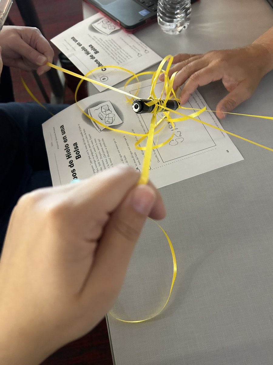 ssosa88's tweet photo. @NISDElemScience team building at science facilitator meeting! #TeamSciSs https://t.co/Rkg6je31DJ