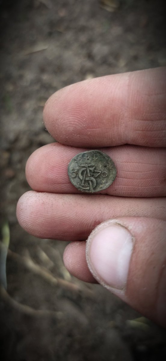 PashaKuprevich's tweet photo. Hi. I travel and search with a metal snitch. Visit me on Instagram @pozirk_u_daleczyn.
In the photo of the Tatra Mountains in Poland, a boulder with the image of a cross of the 10th-13th century near the village of Kameno Vileisky district of Belarus, a two-denary of 1570 of the https://t.co/AZ1b4XZGDK