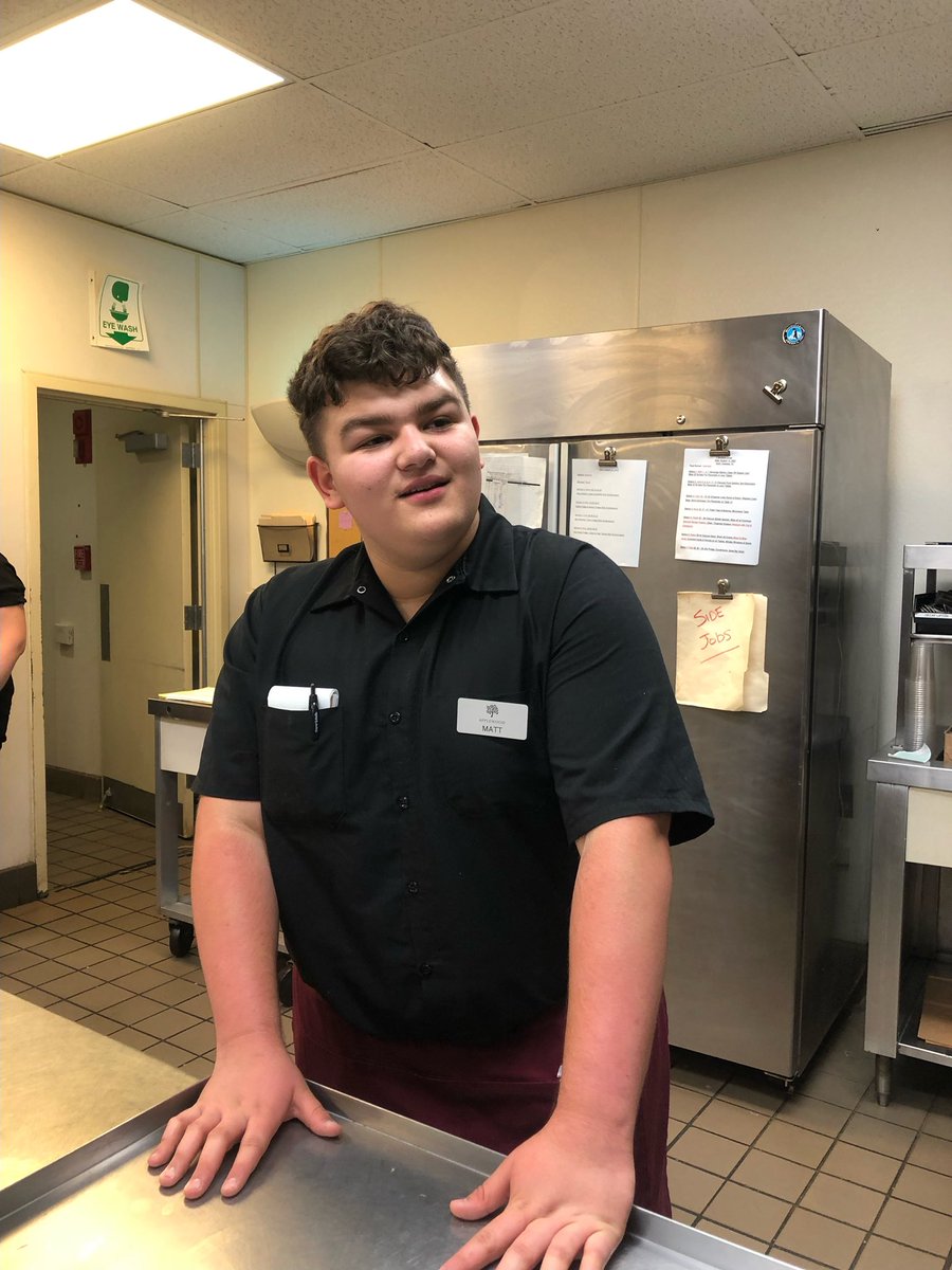 5starcafeFHS's tweet image. (2/2) For our students working in a Primary Care setting and within the health field. The students are getting first hand experience of understanding different dietary restrictions, nutrition, and health terms. Setting them up for real world success! #FRHSD #internships