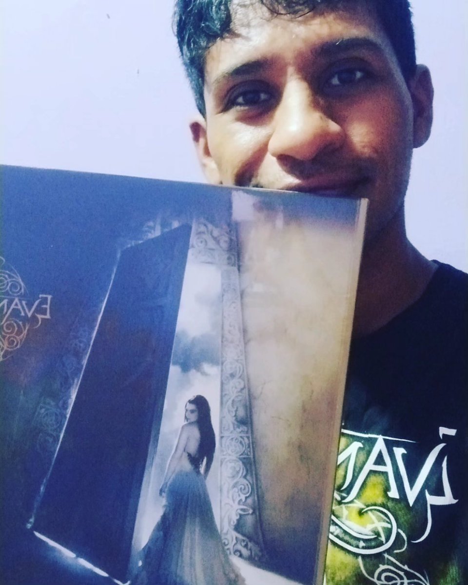 xotananevanz's tweet photo. Vengo a presumir mis nuevos vinilos por acá ya que al fin tengo tos los álbumes de Ev en vinilos!!!
#Ev3 #TheOpenDoor #EvFan #EvHead #Evanescence #AmyLee
@evanescence @AmyLeeEV https://t.co/0tYqb0vYUY