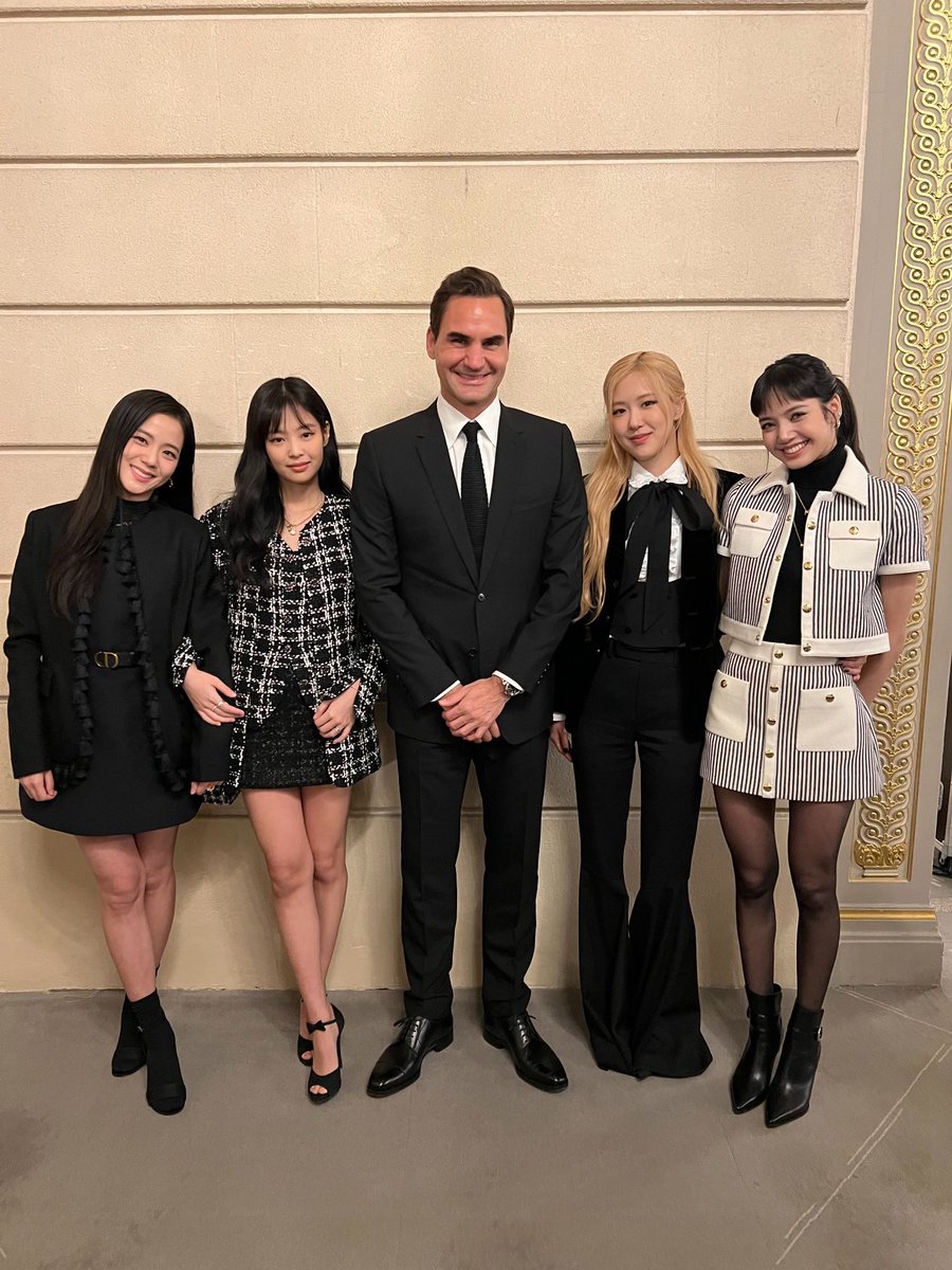 BLACKPINKCNTRAL's tweet photo. .@BLACKPINK with David Beckham, Roger Federer, Erling Halaand, Neymar Jr., and Tom Brady. 

ICONS. LEGENDS. https://t.co/xD5INUMtKO