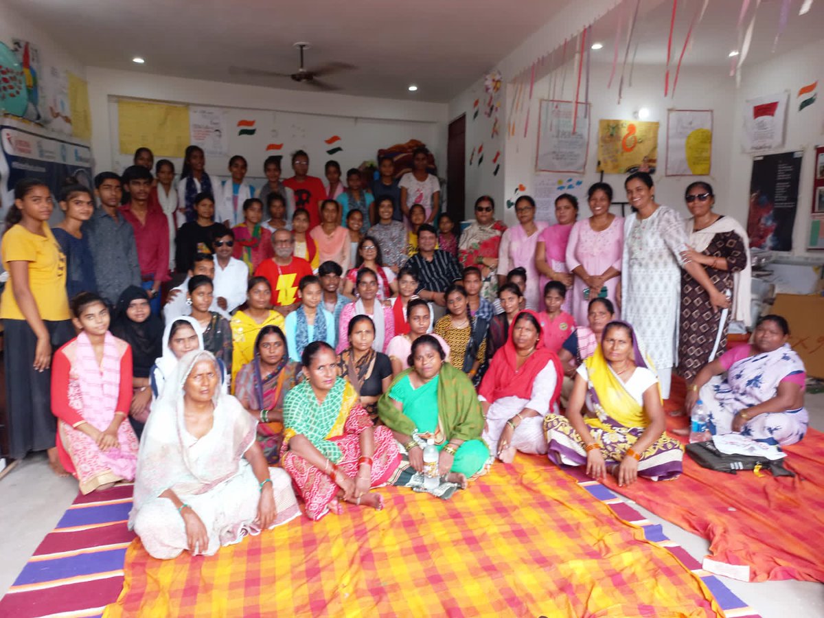Richachandra16's tweet photo. #waterwise A day well spent with Water Man Sri Abid Surti, children and community enlightened on the issue of water conservation and taking little steps for saving every drop of water @IamSandeepKhare @VigyanF @gwtodreamers https://t.co/4dxDRuooNi