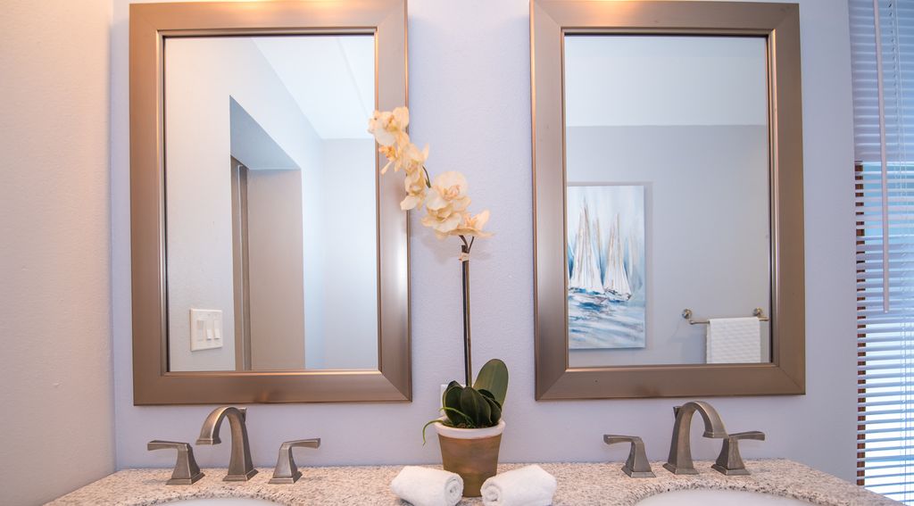 Southern_ViewsR's tweet photo. Indulge in opulence with our luxury vacation house rentals in Southampton. Book your retreat at VacationByOwners and experience a lavish getaway like no other. #SouthamptonLuxuryRental #VacationInStyle #LuxuryGetaway #NoBookingFees #VacationByOwners https://t.co/Ojn81BSQdb https://t.co/rTWHrZekpc